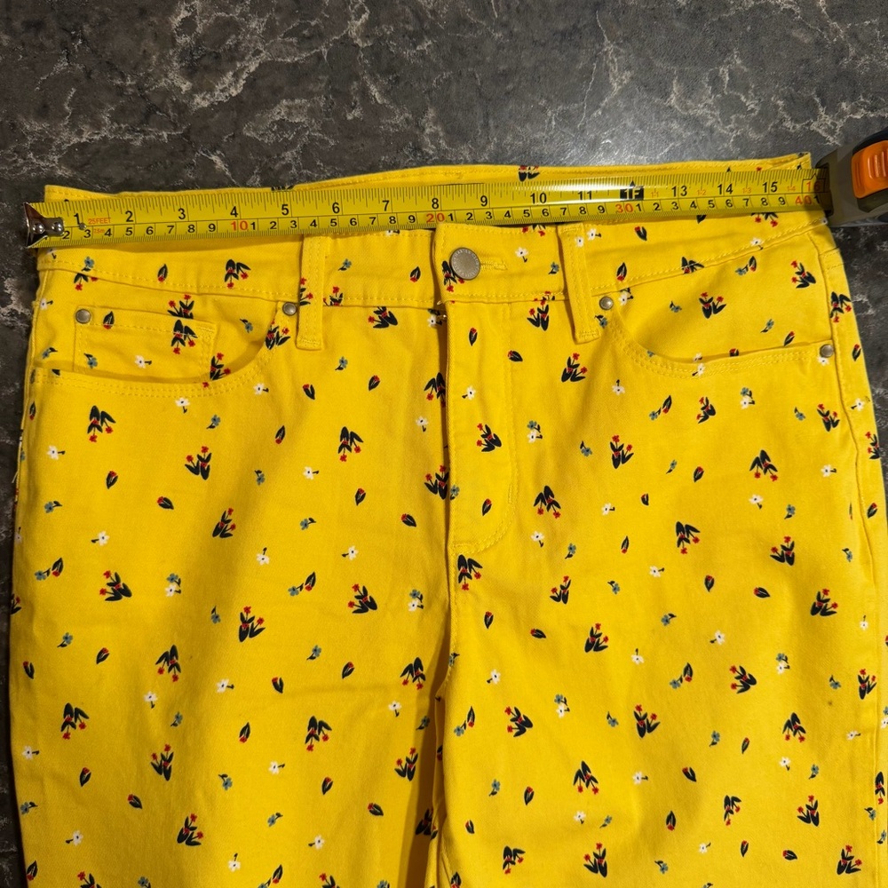 Charter Club Floret Denim Bristol Capri Pants - Picture 7 of 11
